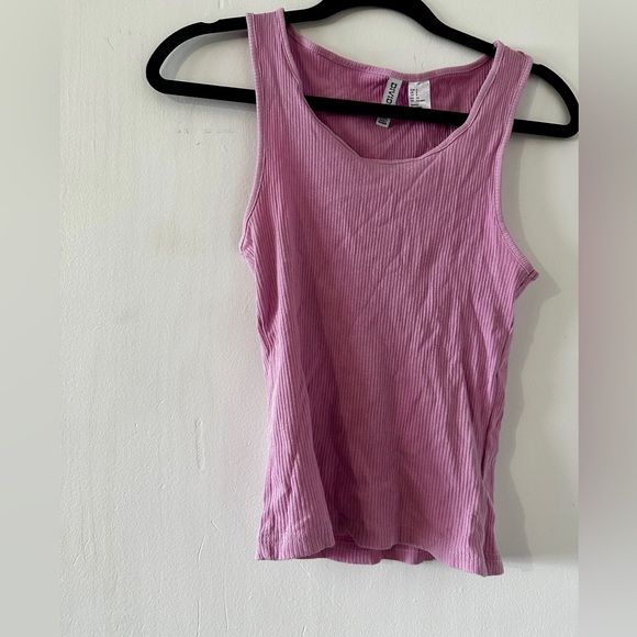 3/$10 H&M Divided Ribbed Tank Top - Picture 10 of 12